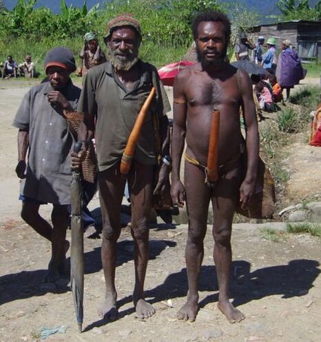 Muži z afrických kmeňov